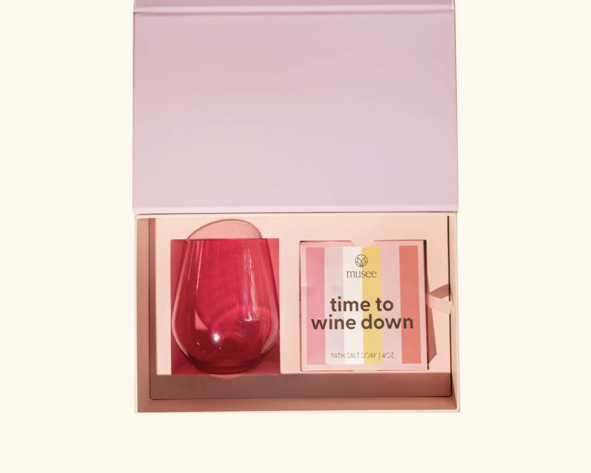 Musee Cheers Wine Glass + Bath Salts Set