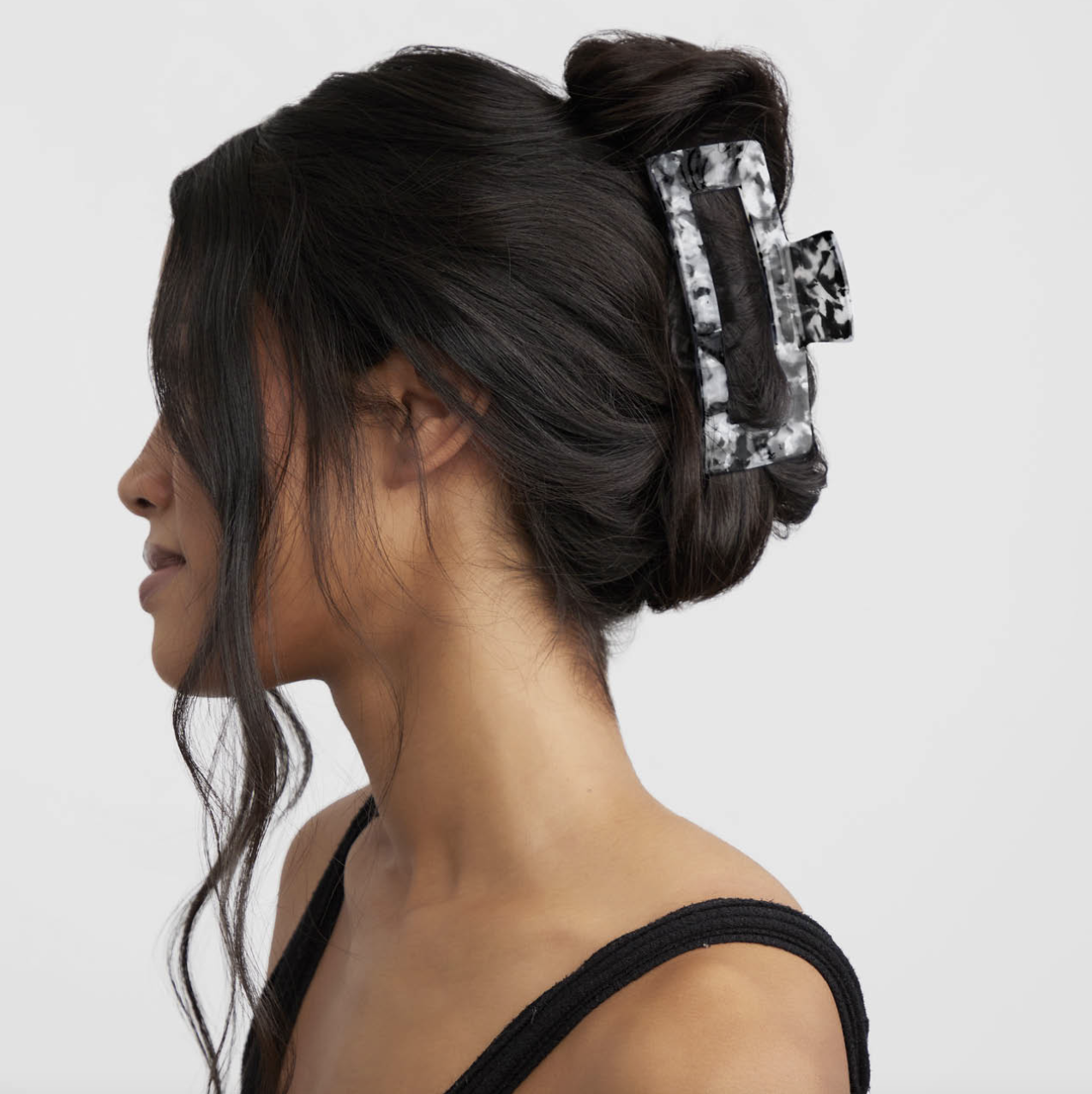 Kitsch Jumbo Open Shape Claw Clip in Black